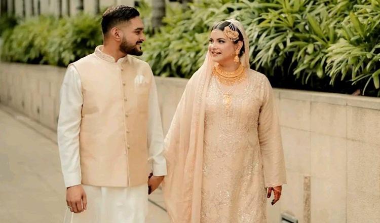 মসজিদে বিয়ে, বরের সঙ্গে ছবি প্রকাশ শবনম ফারিয়ার
